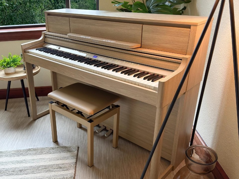 Cận cảnh ROLAND LX-5 LO tại Piano House